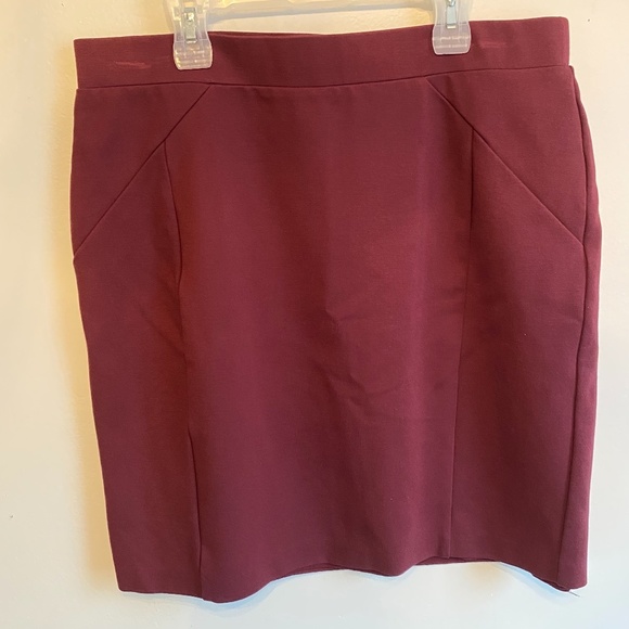 Mario Serrani - Dark Red Pencil Skirt - Picture 2 of 3